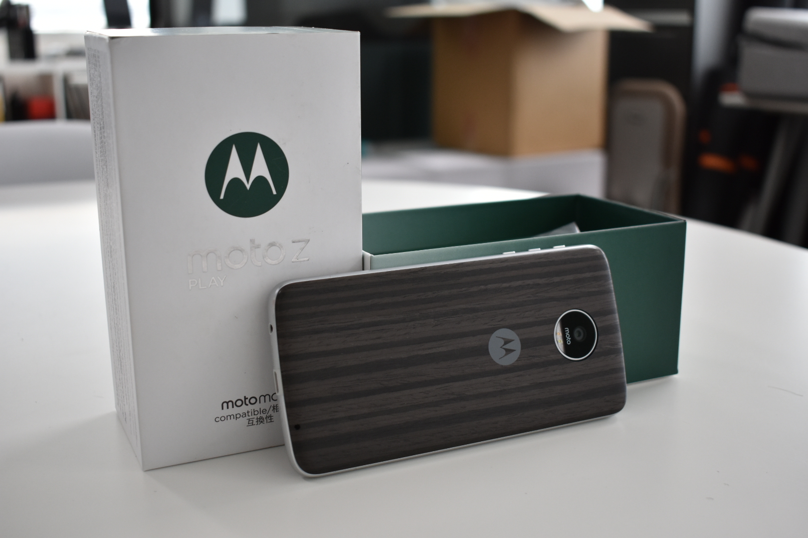 DSC 0132 Review: Moto Z Play Takes MotoMods To The Masses